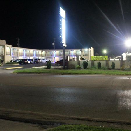 Hutchinson Inn Exterior photo