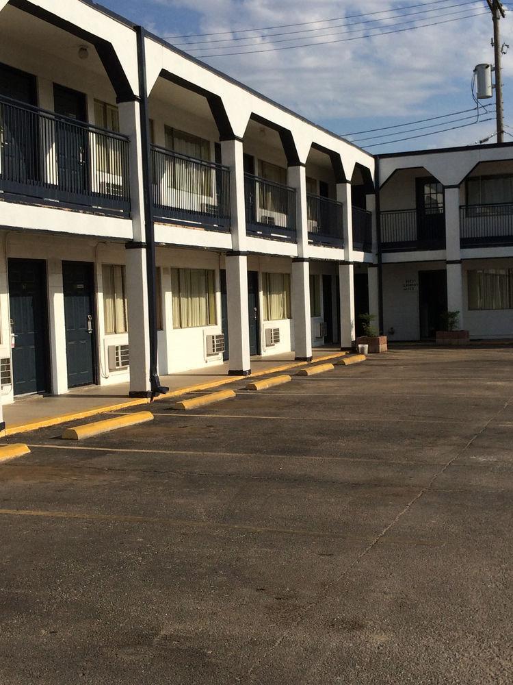 Hutchinson Inn Exterior photo